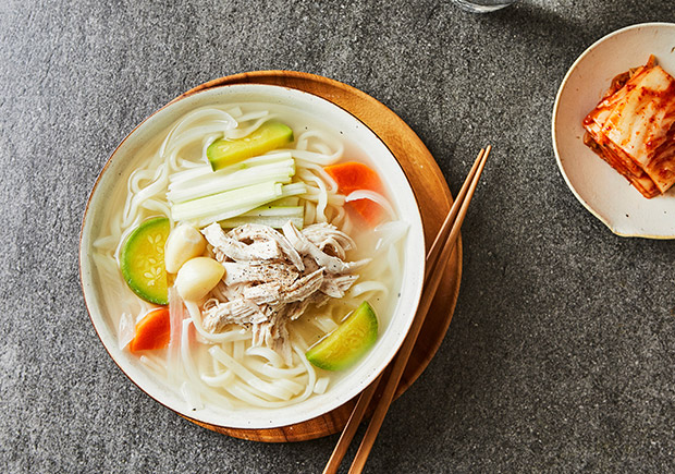 닭칼국수